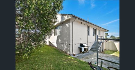 Cosy Three Bedroom Home - Photo 2