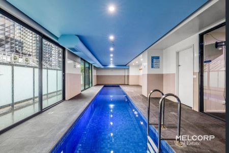 CORNER LOFT-STYLE APARTMENT WITH VIEWS FURNISHED - Photo 3