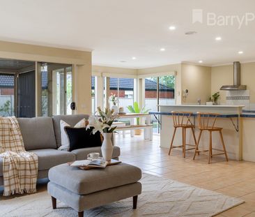 Perfect Blend of Space, Comfort and Convenience - Photo 3