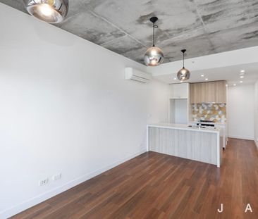 Complete comfort & convenience - living on the city fringe - Photo 6