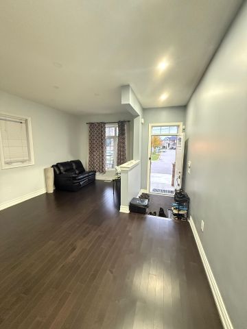 For Lease - 9 Grove End Way, Brampton, Ontario - Photo 4