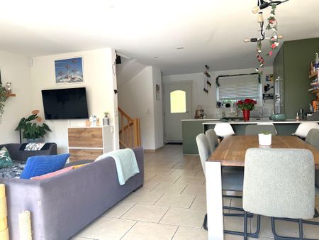 5.5-room semi-detached villa with terrace and garden - Photo 5