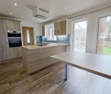 3 bedroom detached house to rent - Photo 5