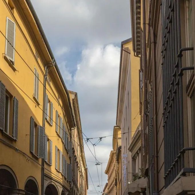 Via de Carbonesi, Bologna, Emilia-Romagna 40123 - Photo 1