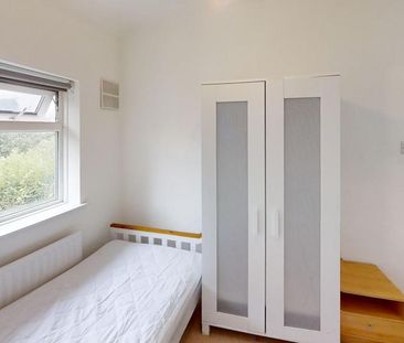 4 bedroom semi-detached house to rent - Photo 6