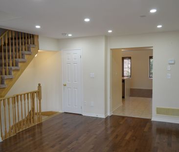 For Lease - 319 Aspendale Crescent Unit# Main/Up, Mississauga, Ontario - Photo 2