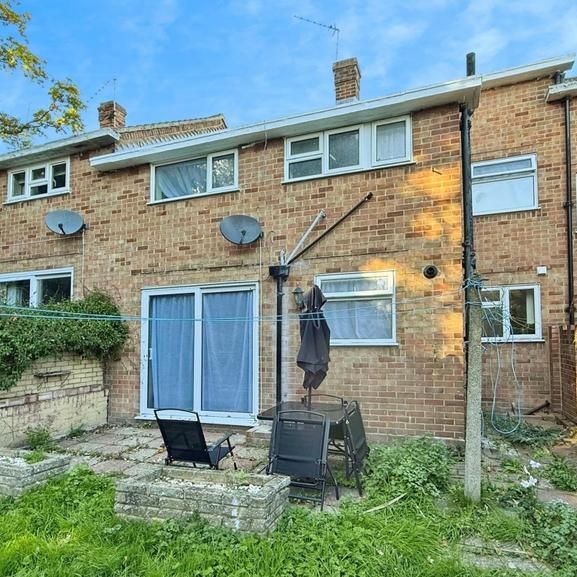3 bedroom terraced house to rent - Photo 1