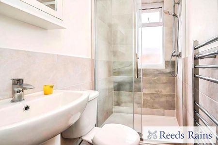 4 bedroom terraced house to rent - Photo 3