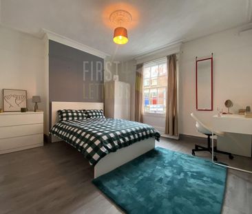 5 bedroom terraced house to rent - Photo 4