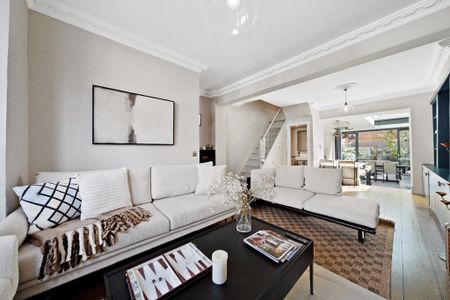 4 bedroom terraced house to rent - Photo 4