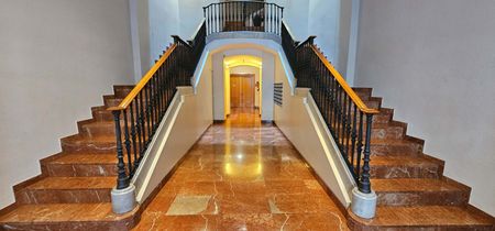 Barcelona, Catalonia 08007 - Photo 4