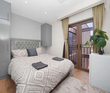 Godino Apart-hotel Serviced Apartments Cranbrook Road Ilford, IG1 - Photo 2