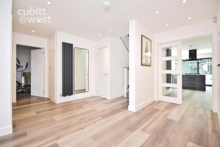 5 bedroom detached bungalow to rent - Photo 4