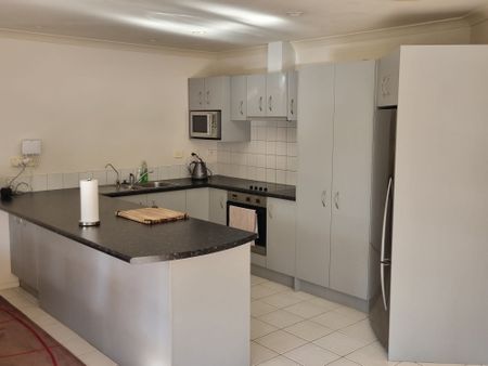 Cul-De-Sac Living - Beachlands - Photo 4