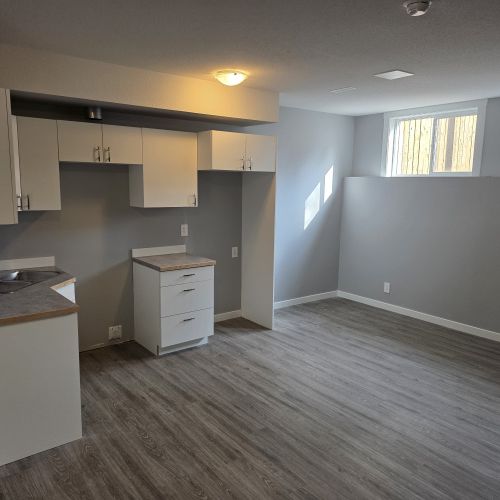 Beautiful and Modern 3 Bed 4plex in Blackfalds, Small Pet Friendly! - Photo 1