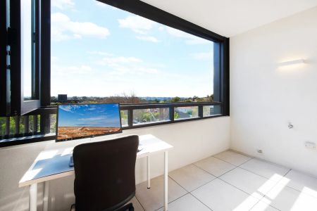 Brand New Fully Furnished Executive Apartment - Photo 4