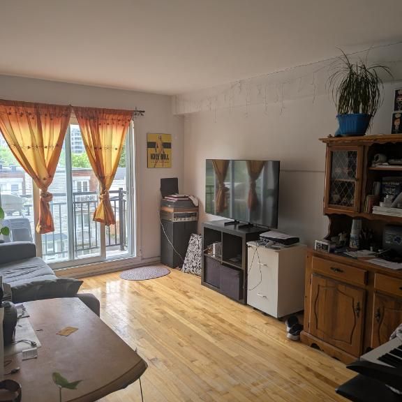 4 1/2 à louer 1er août Vieux Longueuil - Photo 1