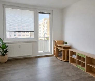 Pronájem bytu 3+1+balkón, sídliště Míru, Volary - Photo 1