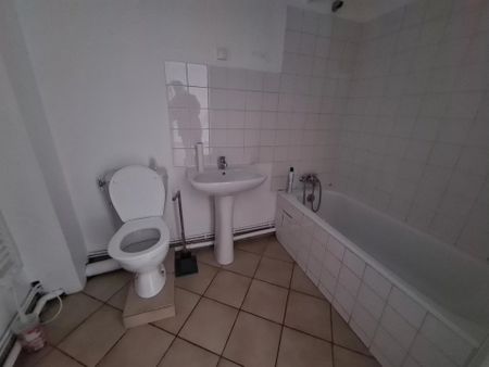 Location Appartement 2 pièces 47m² BOULOGNE SUR MER 62200 - Photo 2