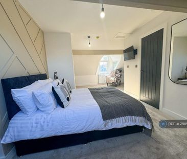 1 bedroom in a house share to rent - Photo 2