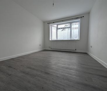 Staines Road, Feltham - Photo 2