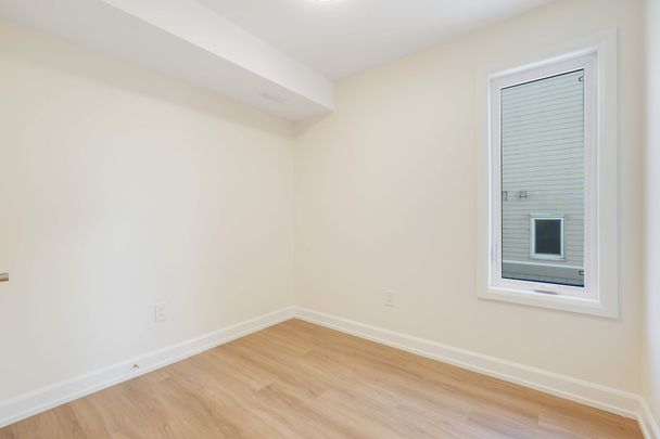 For Lease - 958 Fisher Avenue Unit# B, Carlington - Central Park, Ontario - Photo 1