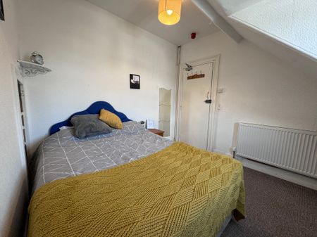 17 Headland Park Flat 2 - Photo 2