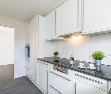 Beautiful, modern 4.5 room apartment in a central location - Photo 3