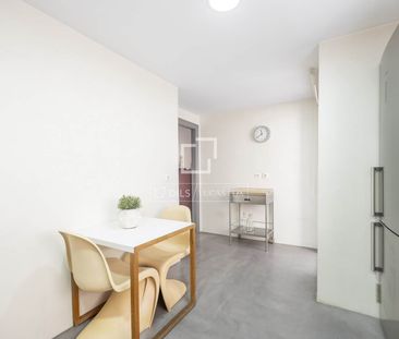 Pleasant 2-bedroom penthouse with terrace for rent in Pla del Real - Foto 4