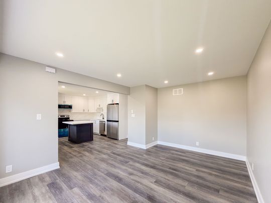 For Lease - 298 Dover Street Unit# Upper, Oshawa, Ontario - Photo 1