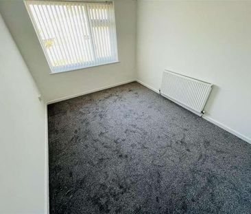 Fraser Close, Off Hilton Avenue, CV10 - Photo 2