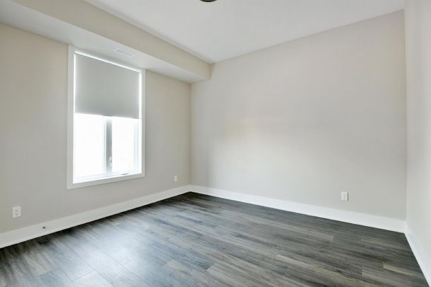 16 Champagne Avenue South - 305 - Photo 1