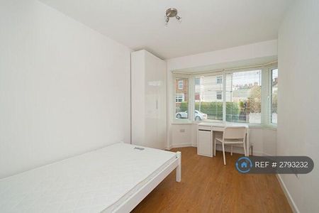 6 bedroom end of terrace house to rent - Photo 3