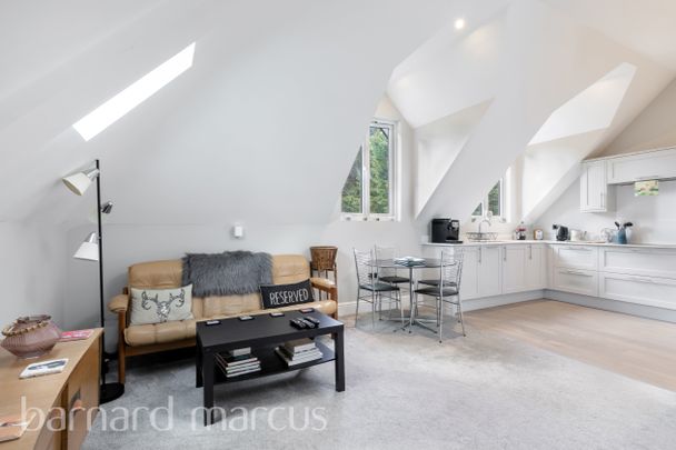 Riddlesdown Road, Purley - Photo 1