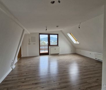 Dachgeschoss*** 2-Raum-Wohnung mit Balkon und Eckbadewanne - Foto 2