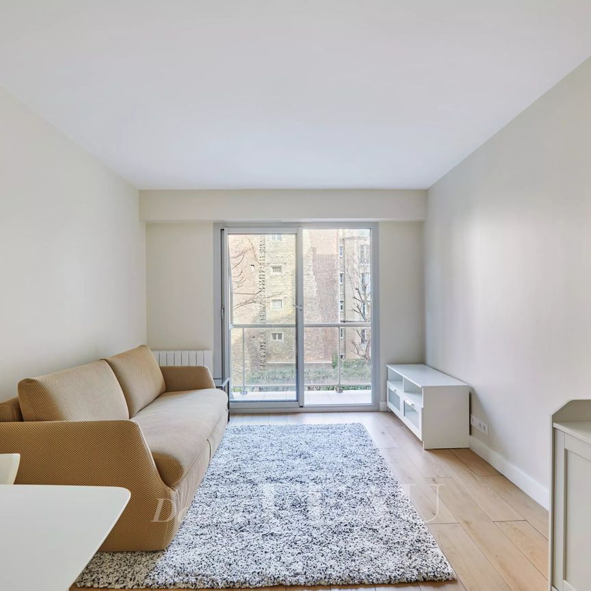 Location studio, Paris 15ème (75015), 1 pièce, 24.53 m², ref 85653788 - Photo 1