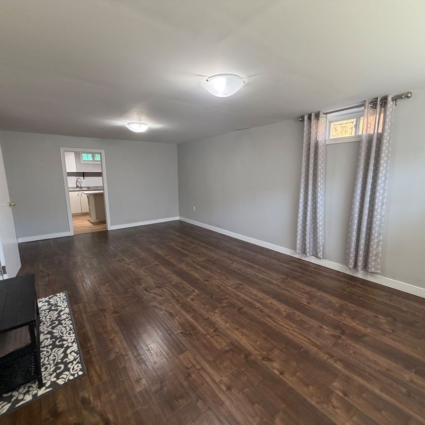 For Lease - 73 Roxborough Road Unit# Lower, Newmarket, Ontario - Photo 1