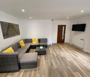 1 bedroom in a house share to rent - Photo 2