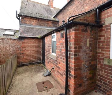 2 bedroom semi-detached house to rent - Photo 6