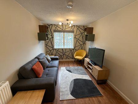 6 Bed Terraced House, Gadd Street, NG7 - Photo 3