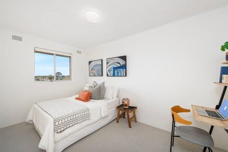 Willoughby - Photo 3