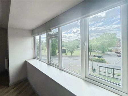 Queens Road, Weybridge, Surrey, KT13 9DL - Photo 4