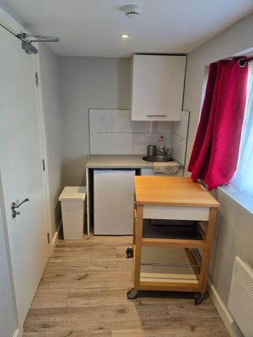 Studio to rent - Photo 4