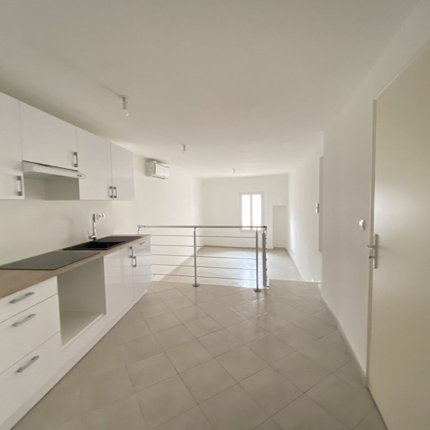 Location Appartement 2 pièces 50m² TOURVES 83170 - Photo 1