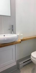Appartement 3 chambres a coucher plus 3 salles de bain, cuisine, cour - Photo 3