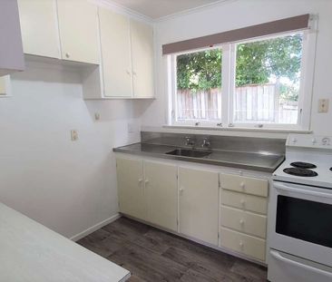 2 Bedroom Unit zoned for MAGS /Gladstone - Photo 1