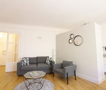 Appartement à louer avenue Félix-Faure, Paris 15ème - Photo 1