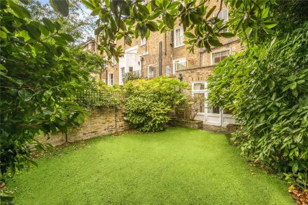 5 bedroom house in Belsize Park - Photo 2