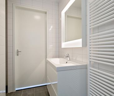 Lutonhof 124, 1043 EG, Amsterdam - Photo 1