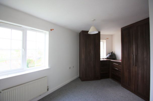 3 bed Semi-Detached - To Let - Photo 1